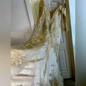 Beautiful Champagne Wedding/Party Dress